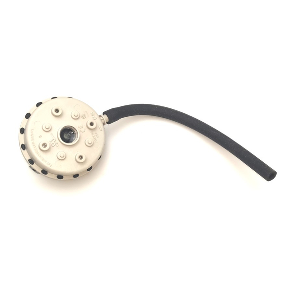 This pressure switch is equivalent to Carrier/HK06WC069 Stove Pressure Switch 20244.